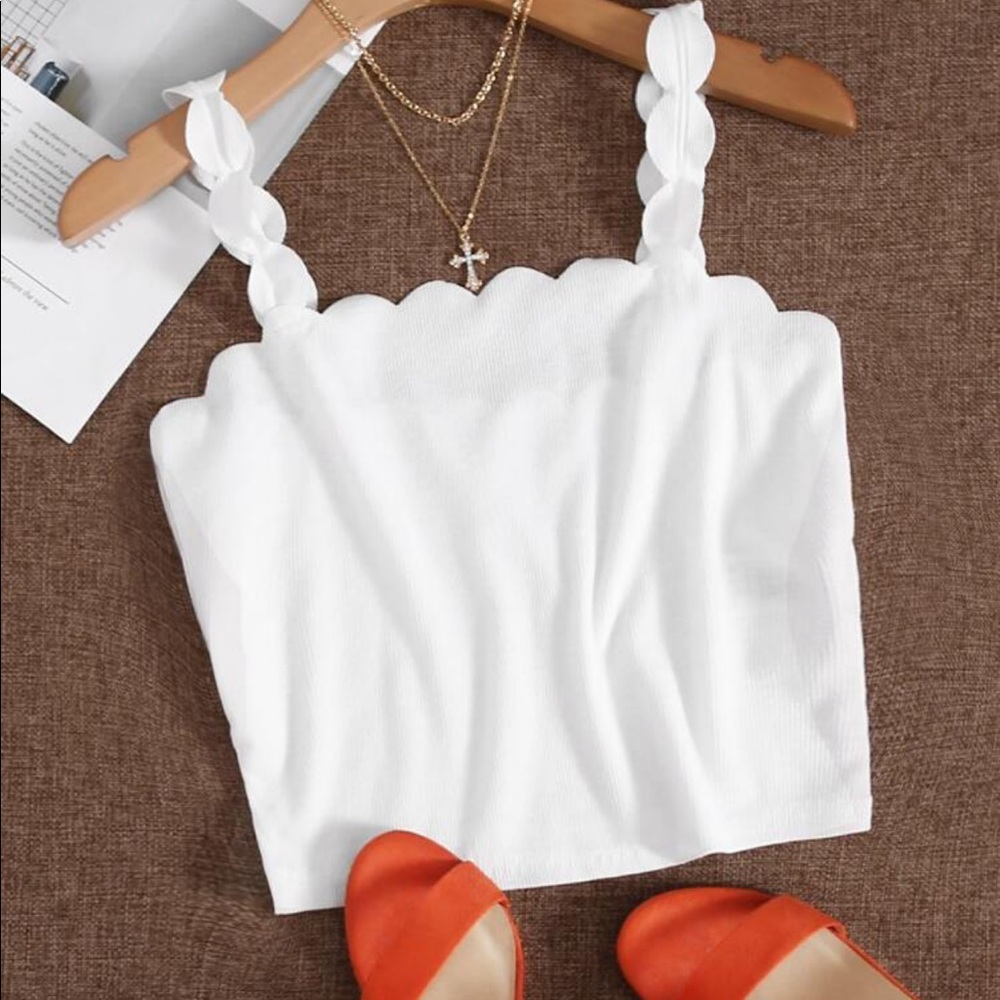 BRAND NEW NEVER WORN white scallop tank!!